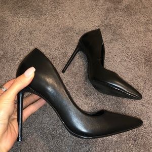 Steve Madden - Black Stiletto Pumps